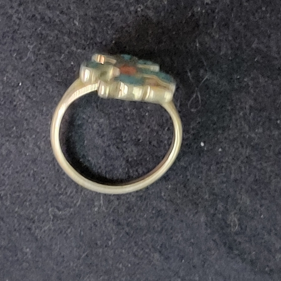 Crushed Turquoise Thunderbird Ring - Picture 9 of 11